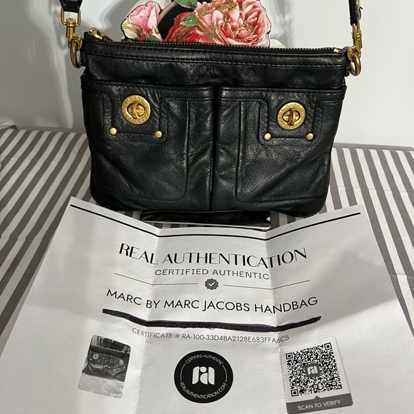 GUC Marc Jacob’s Crossbody w/ COA - Picture 6 of 6